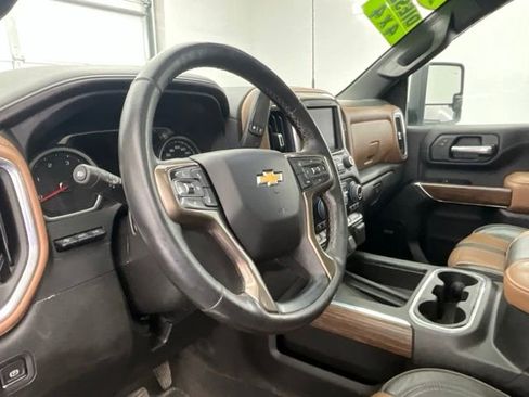 Used 2022 Chevrolet Silverado 2500 High Country w/ Z71 Off-Road Package AWD/4WD image 17