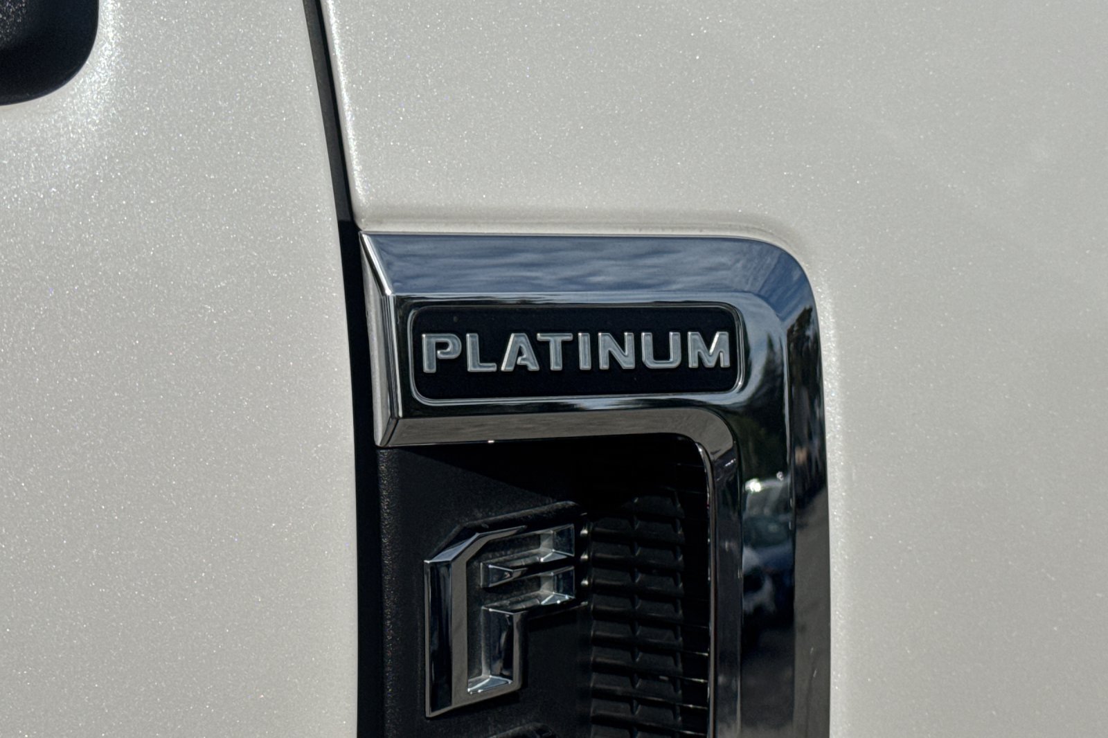 Used 2018 Ford F350 Platinum w/ Platinum Ultimate Package AWD/4WD image 27