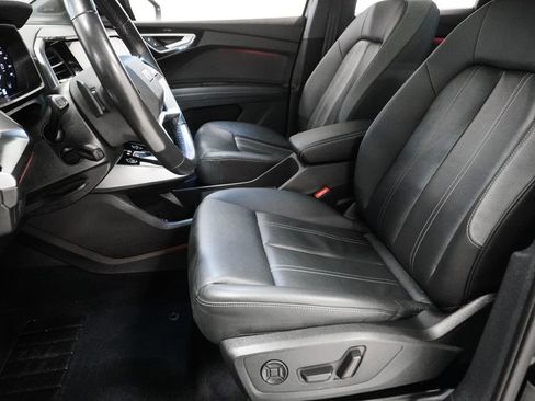 Used 2023 Audi Q4 e-tron Prestige image 13
