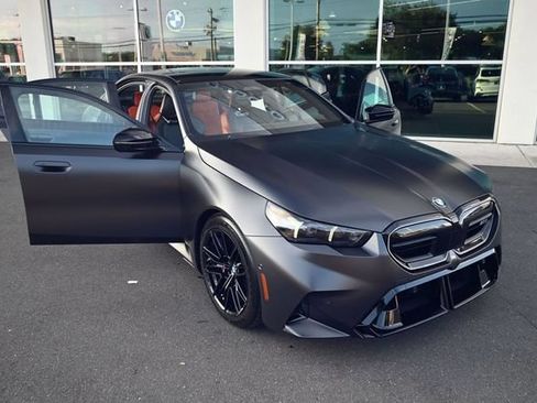 Used 2026 BMW M5 w/ Executive Package AWD/4WD image 33