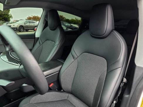 Used 2026 Tesla Model Y AWD image 24