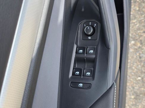 New 2026 Volkswagen Jetta SE FWD image 22