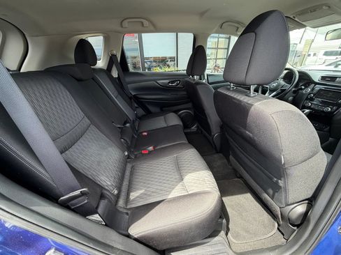 Used 2018 Nissan Rogue SV AWD/4WD image 15