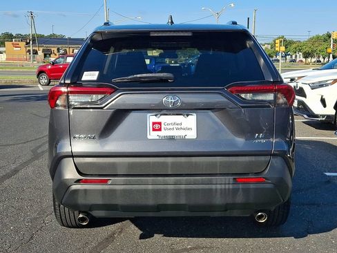 Used 2019 Toyota RAV4 LE AWD/4WD image 5