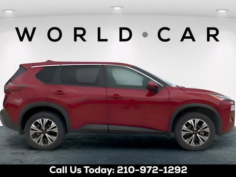 Used 2023 Nissan Rogue SV image 9