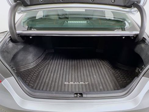 Used 2019 Toyota Camry L image 22