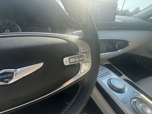 Used 2024 Genesis GV70 2.5T AWD/4WD image 16