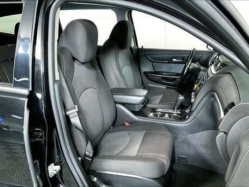 Used 2017 Chevrolet Traverse LT image 7