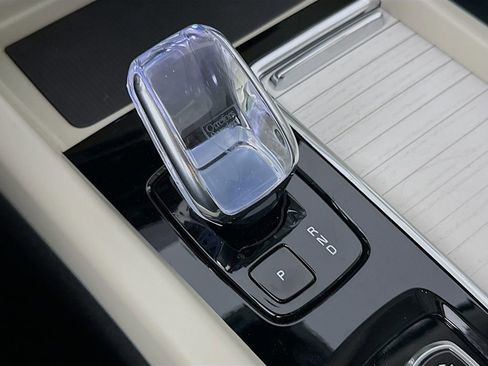 New 2026 Volvo XC60 T8 Ultra w/ Protection Package Premier image 17