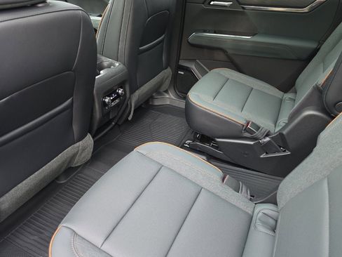 New 2026 GMC Acadia AT4 w/ Luxury Package image 10