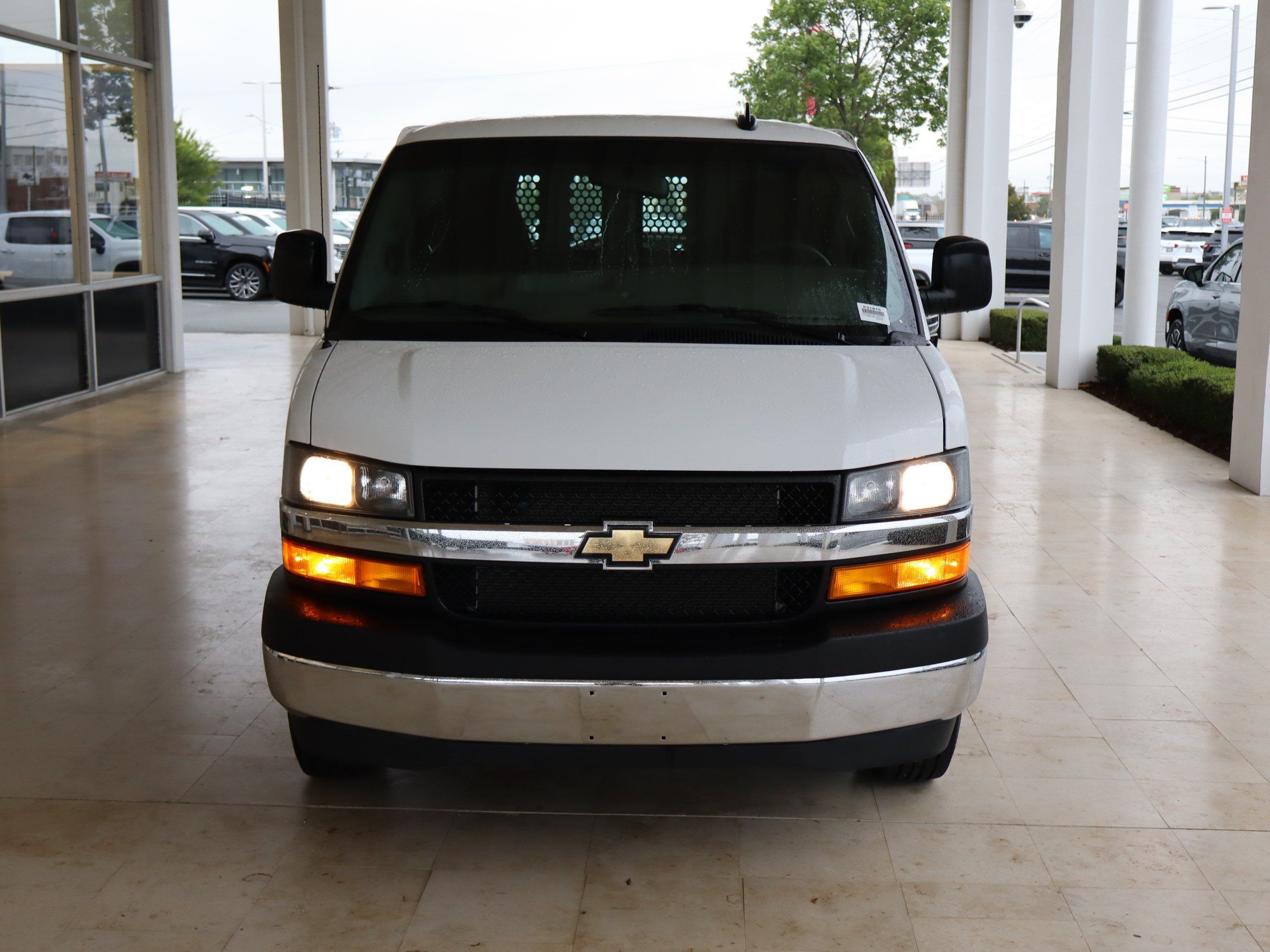 Used 2025 Chevrolet Express 2500 w/ Driver Convenience Package RWD image 3