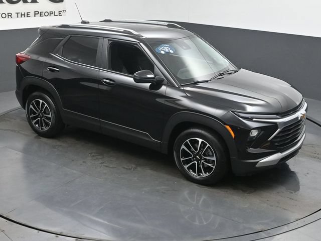 Used 2025 Chevrolet TrailBlazer LT w/ LT Cold Weather Package FWD image 43