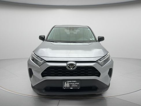 Used 2025 Toyota RAV4 LE AWD/4WD image 2