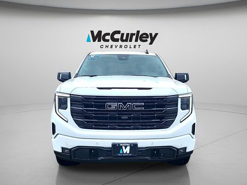 Used 2024 GMC Sierra 1500 Elevation w/ Elevation Premium Package AWD/4WD image 2