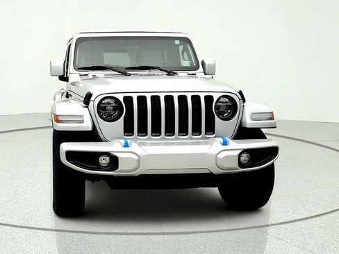 Used 2022 Jeep Wrangler Unlimited Sahara AWD/4WD image 2