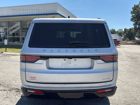 Used 2023 Jeep Wagoneer Series II AWD/4WD image 4