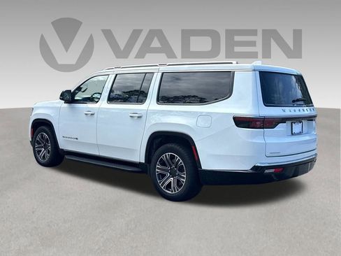 Used 2023 Jeep Wagoneer L Series II AWD/4WD image 30