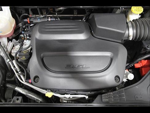 Used 2023 Chrysler Voyager LX FWD image 22