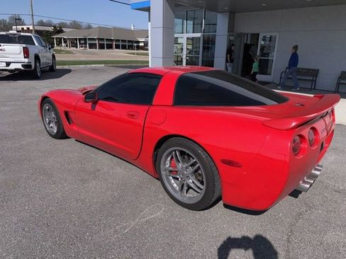 Used 2000 Chevrolet Corvette Coupe w/ Roof Pkg image 17