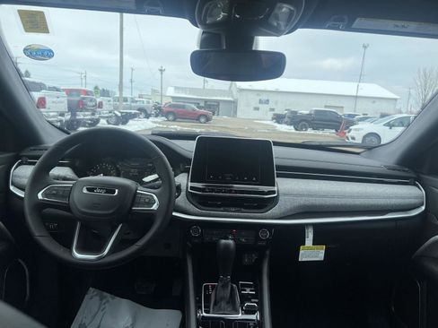 New 2026 Jeep Compass Latitude image 29