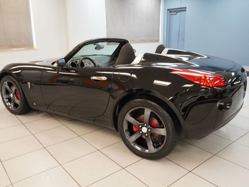 Used 2007 Pontiac Solstice Convertible RWD image 7