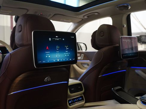 New 2026 Mercedes-Benz Maybach GLS 600 4MATIC image 17