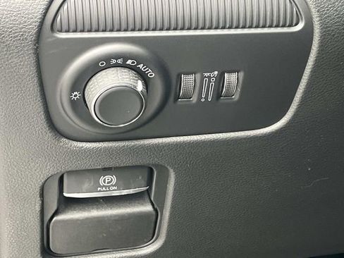 New 2026 Jeep Grand Wagoneer Summit w/ Premium Group III image 25