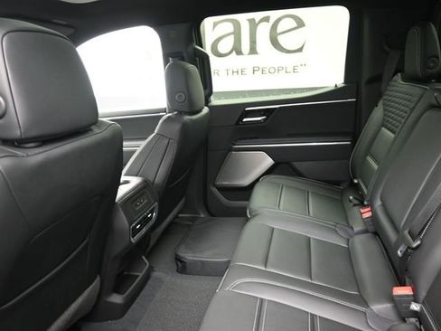 Used 2024 GMC Sierra EV Denali image 22