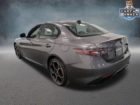 Used 2024 Alfa Romeo Giulia Veloce AWD/4WD image 6
