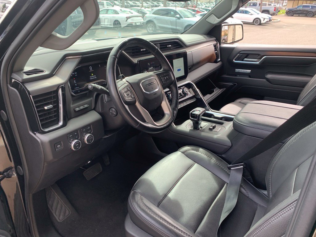 Used 2025 GMC Sierra 1500 Denali AWD/4WD image 11