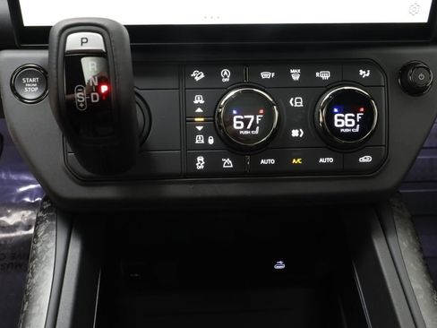 New 2026 Land Rover Defender 110 OCTA AWD/4WD image 16