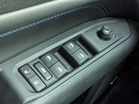 Used 2025 Jeep Compass Limited w/ High Altitude Package image 26