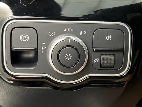 Used 2025 Mercedes-Benz CLA 250 4MATIC image 45