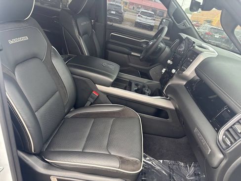 Used 2025 RAM 1500 Laramie w/ Night Edition AWD/4WD image 30