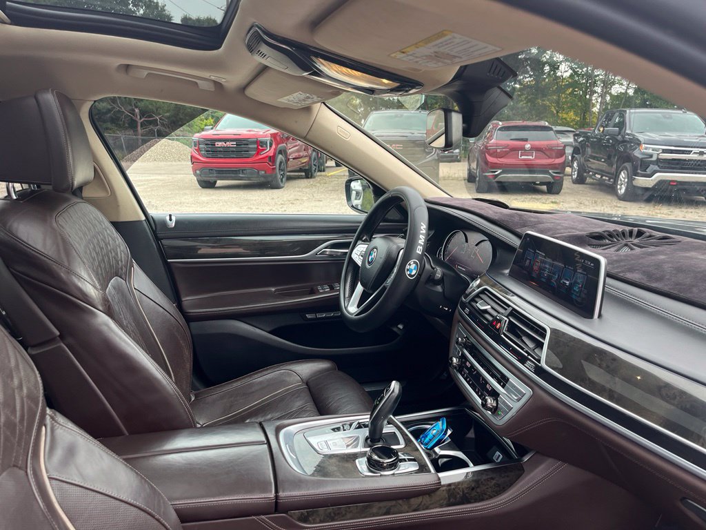 Used 2016 BMW 740i RWD image 36