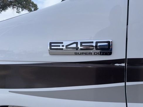 Used 2016 Ford E-450 and Econoline 450 Super Duty w/ Motorhome Prep Package image 6