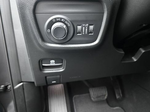 New 2025 Jeep Grand Cherokee L Altitude image 21