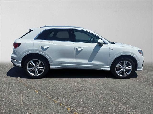 Used 2020 Audi Q3 2.0T Premium Plus w/ Premium Plus Package AWD/4WD image 2