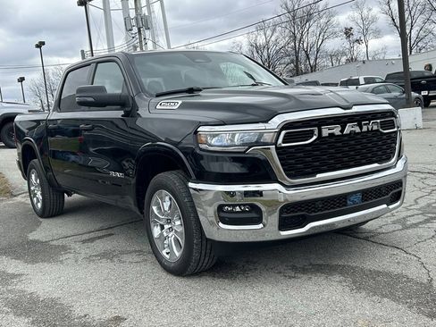 New 2026 RAM 1500 4x4 Crew Cab image 4