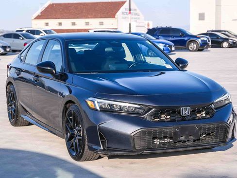Used 2025 Honda Civic Sport image 3