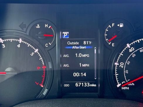Used 2020 Toyota 4Runner SR5 AWD/4WD image 19