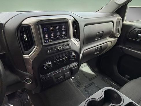 Used 2025 Chevrolet Silverado 1500 Custom image 24