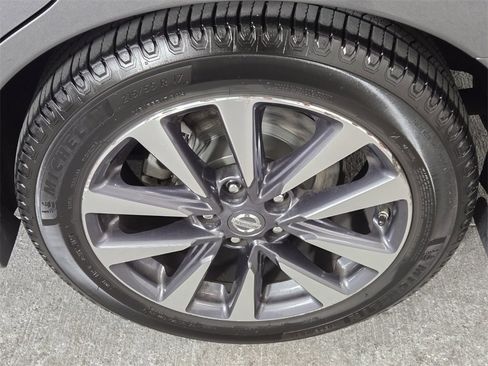 Used 2017 Nissan Altima 2.5 SV w/ Convenience Package image 13