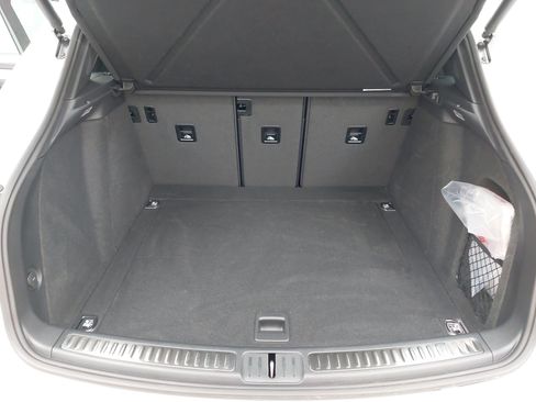 Certified 2026 Porsche Macan AWD/4WD image 14