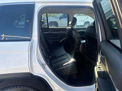 Used 2024 Jeep Grand Cherokee Limited 4xe AWD/4WD image 35