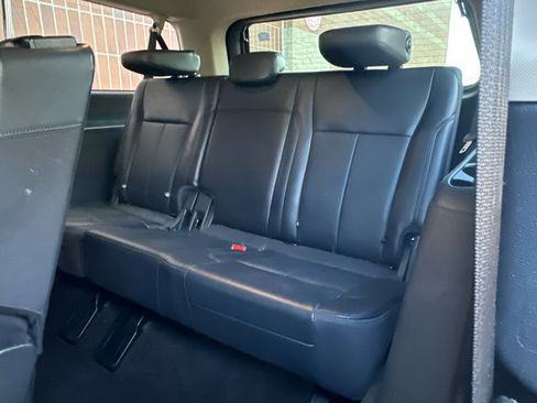 Used 2023 Ford Expedition Max XLT image 31
