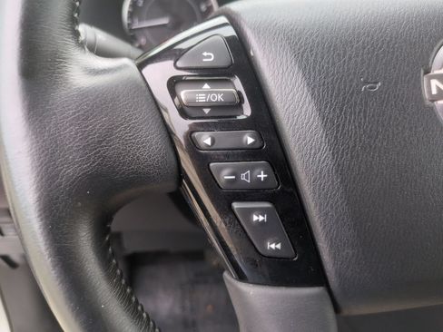 Used 2022 Nissan Armada SL w/ Captain's Chairs Package AWD/4WD image 17