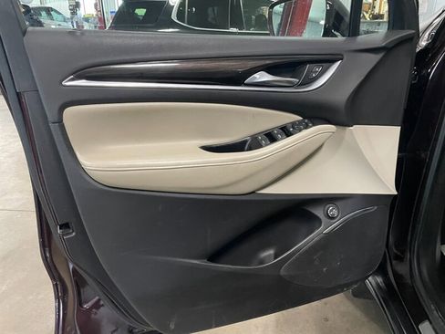 Used 2018 Buick Enclave Essence AWD/4WD image 21