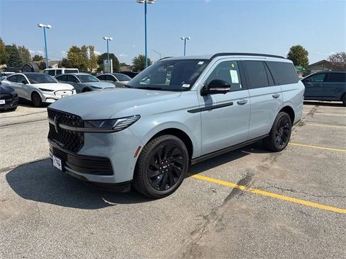 New 2025 Lincoln Navigator Reserve w/ Jet Appearance Package image 8