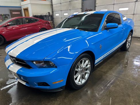 Used 2010 Ford Mustang Premium image 7